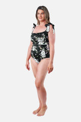 UNE PIECE in London Botanical Black