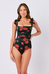 UNE PIECE in Plucked Roses