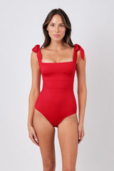 UNE PIECE Classic Square Neck in Red