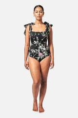 UNE PIECE in Romantique Black