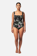 UNE PIECE in Romantique Black