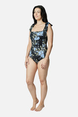 UNE PIECE in Vintage Romantique