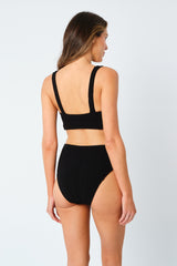 UNE PIECE in Black