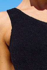 UNE PIECE in Black