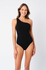 UNE PIECE in Black