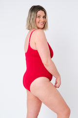 UNE PIECE in Red