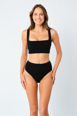 UNE PIECE in Black