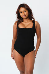 UNE PIECE in Black