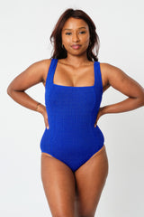 UNE PIECE in Cobalt Blue