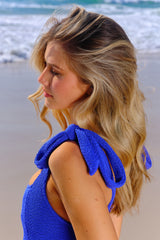 UNE PIECE in Cobalt Blue