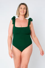 UNE PIECE in Forest Green