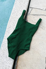UNE PIECE in Forest Green
