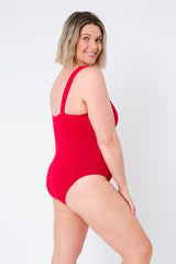 UNE PIECE in Red