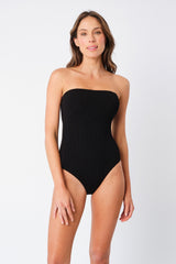 UNE PIECE in Black