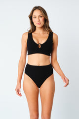 UNE PIECE in Black