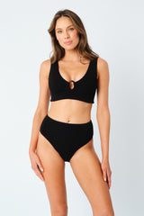 UNE PIECE in Black