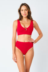 UNE PIECE in Red