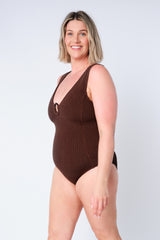 UNE PIECE-Crinkle Cut V-Neck One Piece with Ring CHOCOLATE