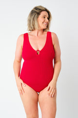UNE PIECE in Red