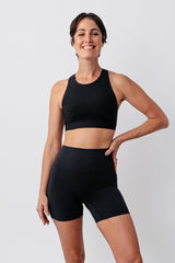 UNE PIECE in Black