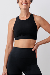 UNE PIECE in Black