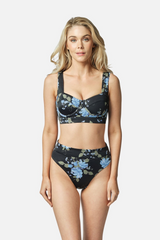 UNE PIECE in Vintage Romantique