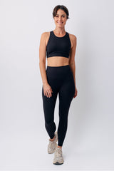UNE PIECE in Black