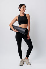UNE PIECE in Black
