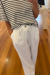 UNE PIECE in White