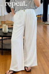 UNE PIECE in White