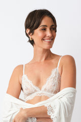UNE PIECE in White