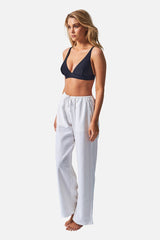 UNE PIECE in White