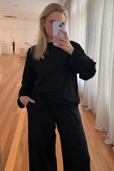 UNE PIECE in Black