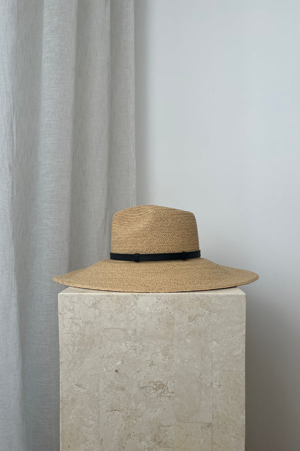 UNE PIECE-Madagascan Raffia Wide Brim Hat NATURAL