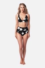 UNE PIECE Never Say Never Bikini Bralette in Magnolia Silhouette Black