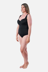 UNE PIECE in Black