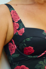 UNE PIECE in Plucked Roses