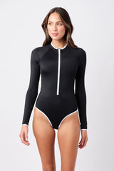 UNE PIECE Original Sexie Rashie in Black Binding