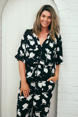 UNE PIECE in Magnolia Silhouette Black