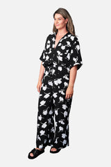 UNE PIECE in Magnolia Silhouette Black