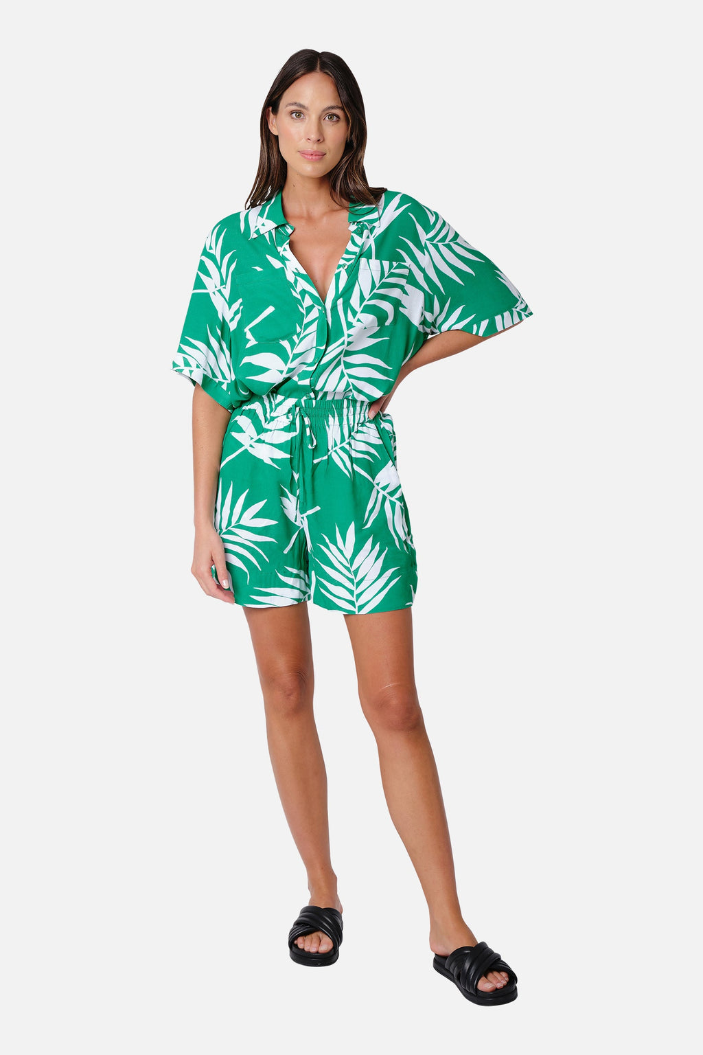 Palazzo Shorts PALM SILHOUETTE GREEN – UNE PIECE