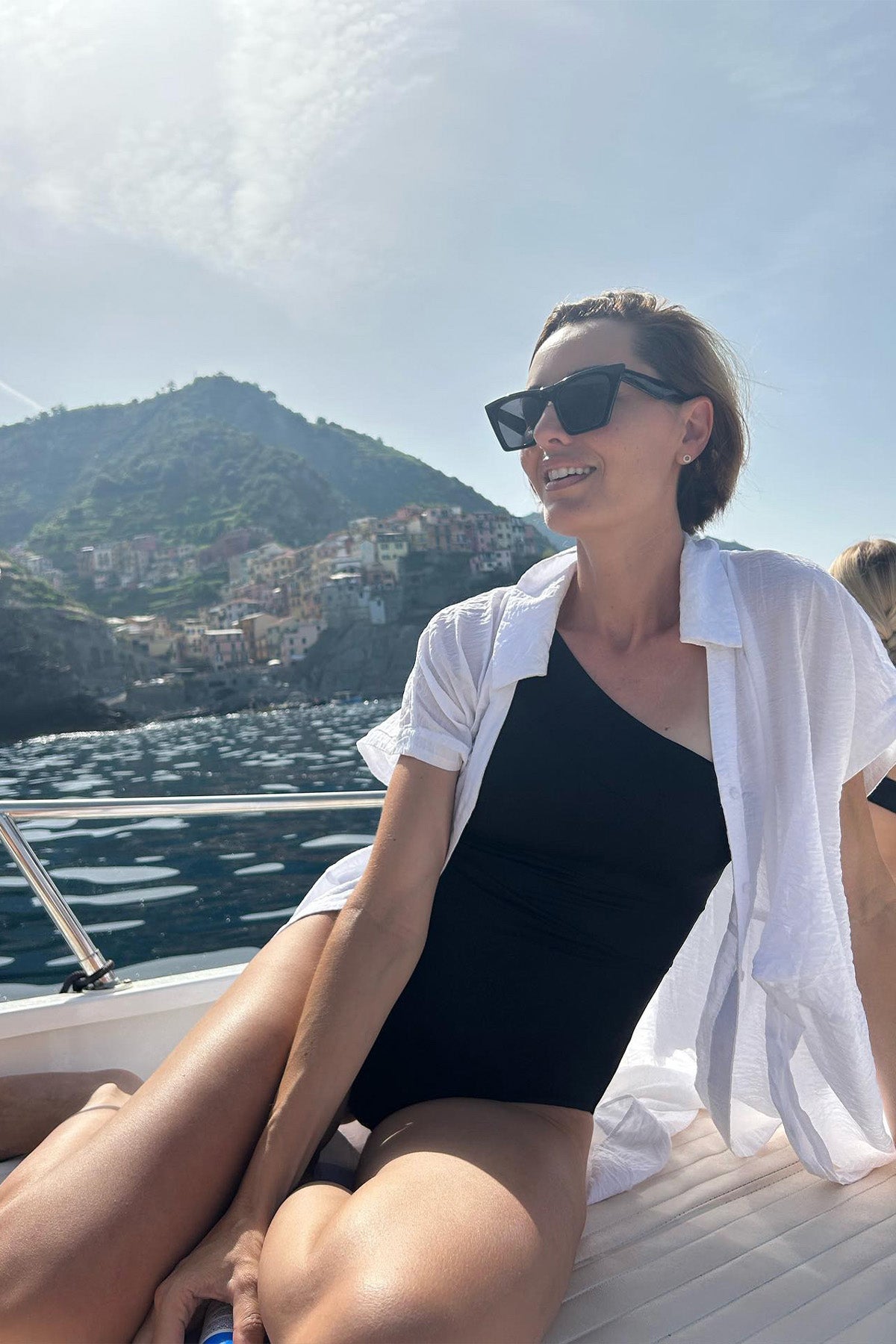 Classic One Shoulder BLACK – UNE PIECE
