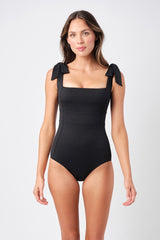 UNE PIECE in Black Texture