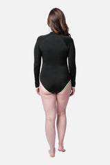 UNE PIECE in Black Binding