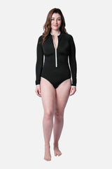 UNE PIECE in Black Binding