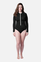 UNE PIECE in Black Binding