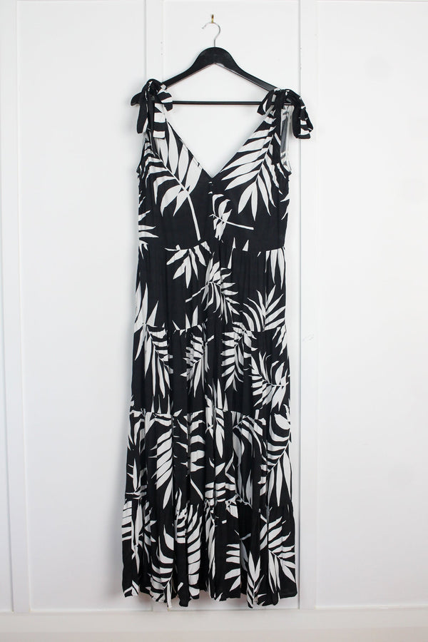 UNE PIECE-[Sample] Swing Maxi Dress PALM SILHOUETTE BLACK