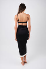 UNE PIECE in Monochrome