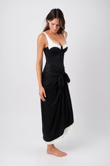 UNE PIECE in Monochrome