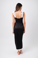 UNE PIECE in Monochrome